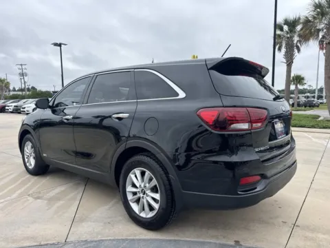 More photos of 2019 Kia Sorento LX at Champion Chrysler Dodge Jeep Ram, MS