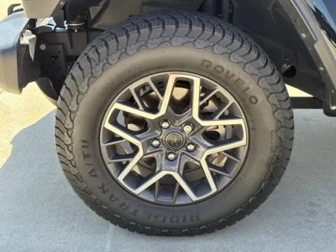 More photos of 2024 Jeep Gladiator Sport S at Champion Chrysler Dodge Jeep Ram, MS