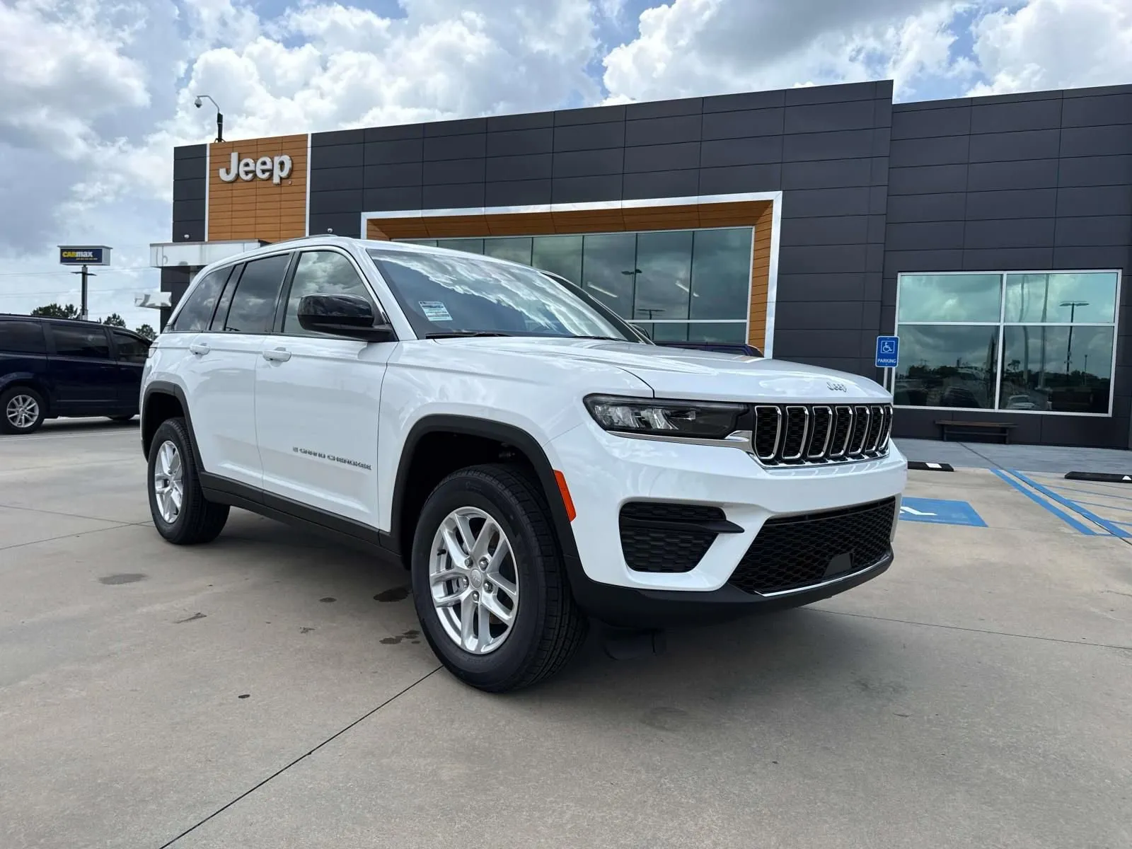 White 2026 Jeep Grand Cherokee Laredo for sale in Gulfport, MS