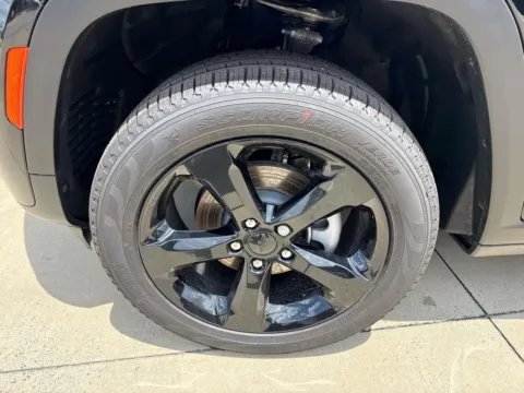 More photos of 2026 Jeep Grand Cherokee Limited at Champion Chrysler Dodge Jeep Ram, MS