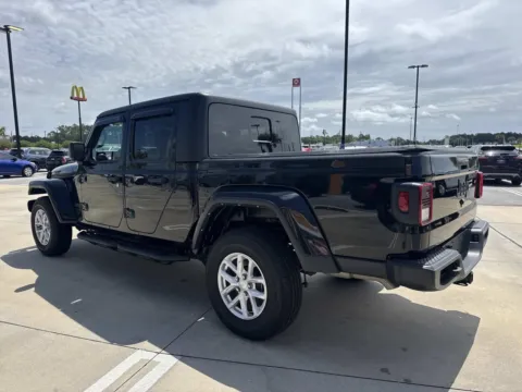 More photos of 2023 Jeep Gladiator Sport S at Champion Chrysler Dodge Jeep Ram, MS