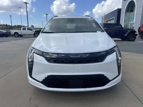 Photos of 2027 Chrysler Pacifica Limited for sale in Gulfport, MS at Champion Chrysler Dodge Jeep Ram