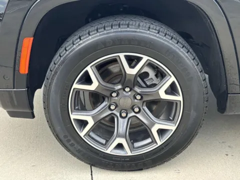 More photos of 2024 Jeep Wagoneer Series III at Champion Chrysler Dodge Jeep Ram, MS
