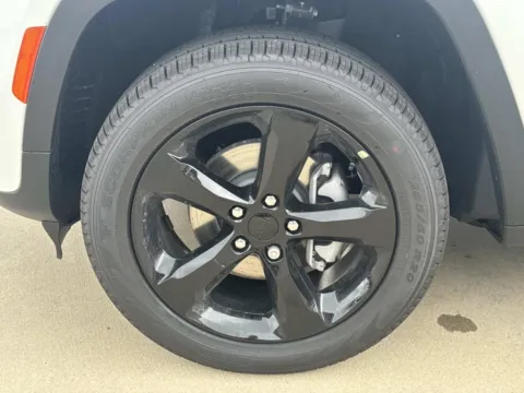 More photos of 2026 Jeep Grand Cherokee Limited at Champion Chrysler Dodge Jeep Ram, MS