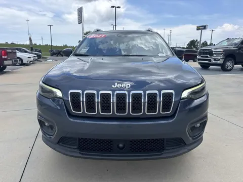 Photos of 2021 Jeep Cherokee Latitude Lux for sale in Gulfport, MS at Champion Chrysler Dodge Jeep Ram