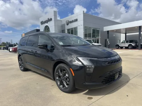 Black 2027 Chrysler Pacifica Limited for sale in Gulfport, MS