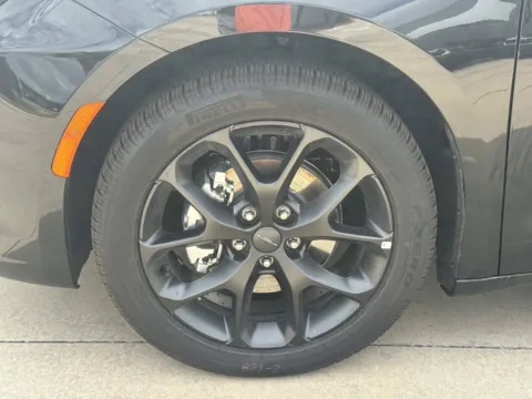More photos of 2027 Chrysler Pacifica Limited at Champion Chrysler Dodge Jeep Ram, MS