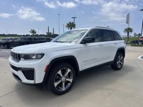 Another view of 2026 Jeep Grand Cherokee Limited for sale in Gulfport, MS at Champion Chrysler Dodge Jeep Ram