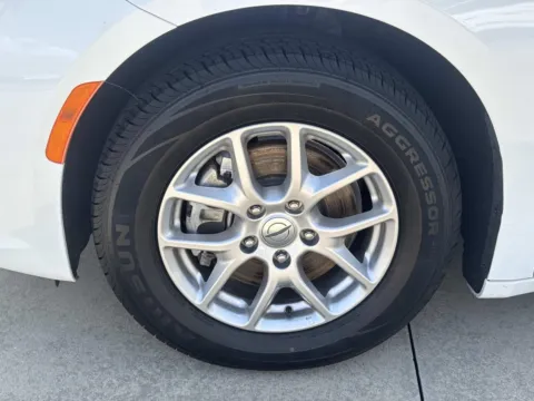 More photos of 2024 Chrysler Pacifica Touring L at Champion Chrysler Dodge Jeep Ram, MS