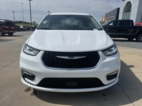 Photos of 2024 Chrysler Pacifica Touring L for sale in Gulfport, MS at Champion Chrysler Dodge Jeep Ram