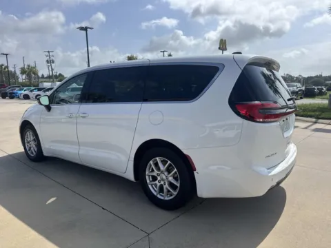 More photos of 2024 Chrysler Pacifica Touring L at Champion Chrysler Dodge Jeep Ram, MS