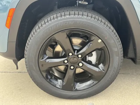 More photos of 2026 Jeep Grand Cherokee Limited at Champion Chrysler Dodge Jeep Ram, MS