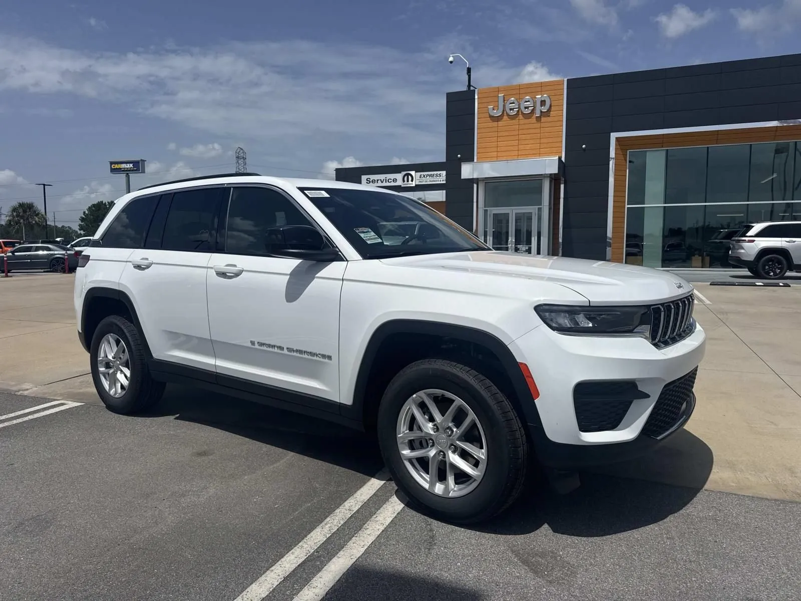 White 2026 Jeep Grand Cherokee Laredo X for sale in Gulfport, MS