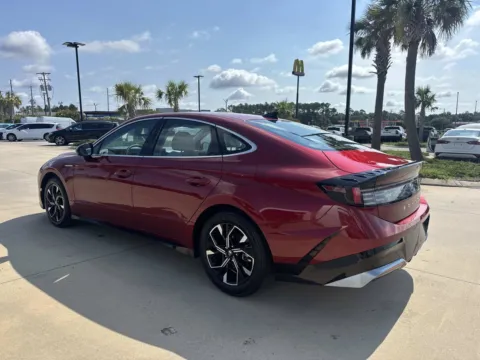 More photos of 2025 Hyundai Sonata SEL at Champion Chrysler Dodge Jeep Ram, MS