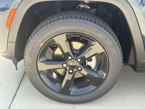 More photos of 2026 Jeep Grand Cherokee Limited at Champion Chrysler Dodge Jeep Ram, MS