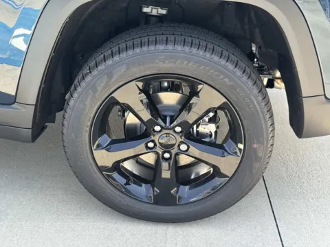 More photos of 2026 Jeep Grand Cherokee Limited at Champion Chrysler Dodge Jeep Ram, MS