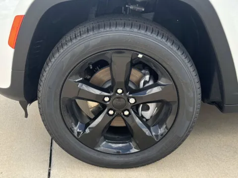More photos of 2026 Jeep Grand Cherokee Limited at Champion Chrysler Dodge Jeep Ram, MS