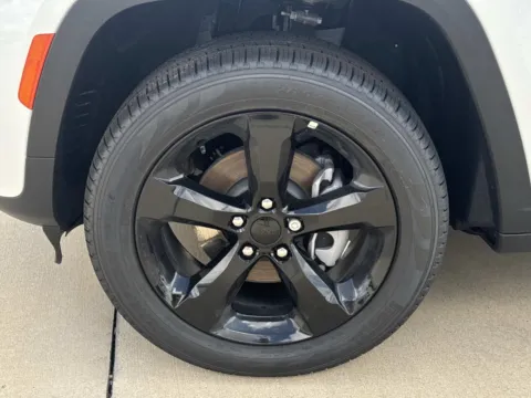 More photos of 2026 Jeep Grand Cherokee Limited at Champion Chrysler Dodge Jeep Ram, MS