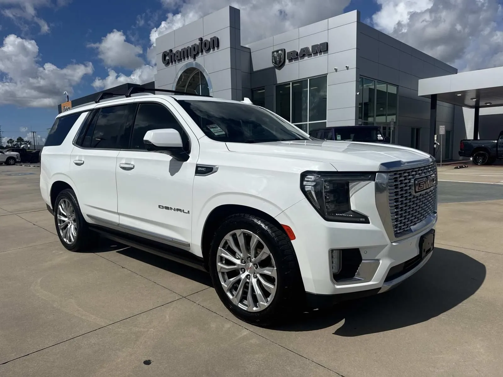 White 2023 GMC Yukon Denali for sale in Gulfport, MS
