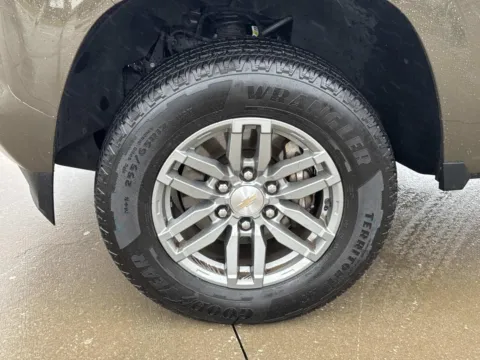 More photos of 2024 Chevrolet Colorado 2WD LT at Champion Chrysler Dodge Jeep Ram, MS