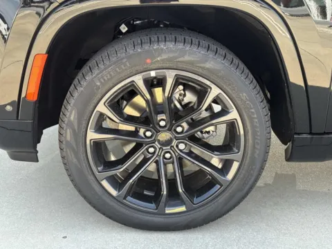 More photos of 2026 Jeep Grand Wagoneer Summit Obsidian at Champion Chrysler Dodge Jeep Ram, MS