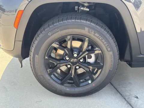 More photos of 2026 Jeep Grand Cherokee Laredo Altitude at Champion Chrysler Dodge Jeep Ram, MS