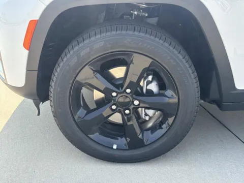More photos of 2026 Jeep Grand Cherokee Limited at Champion Chrysler Dodge Jeep Ram, MS