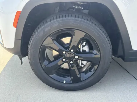 More photos of 2026 Jeep Grand Cherokee Limited at Champion Chrysler Dodge Jeep Ram, MS