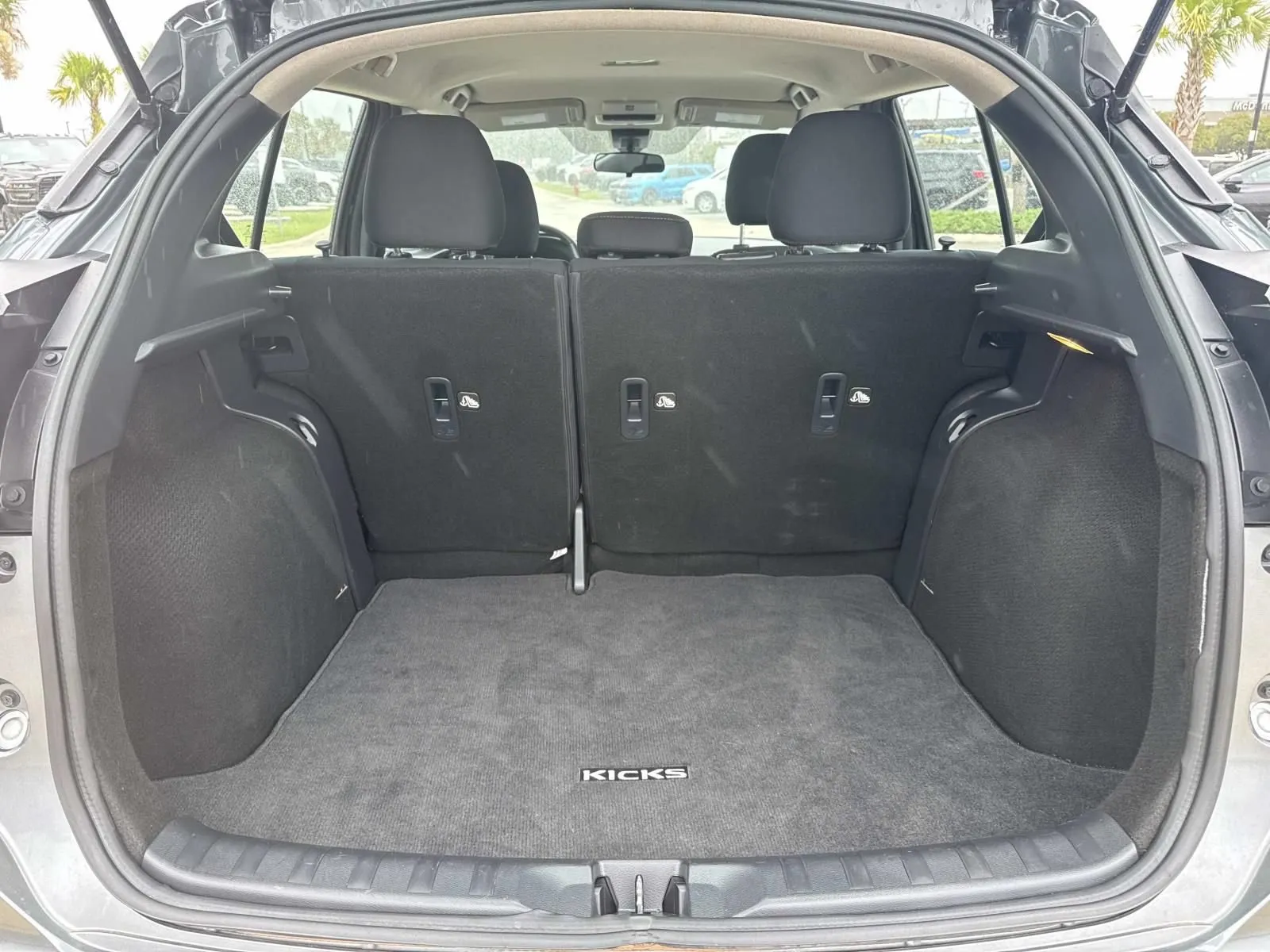 2024 Nissan Kicks SR - Photo 8