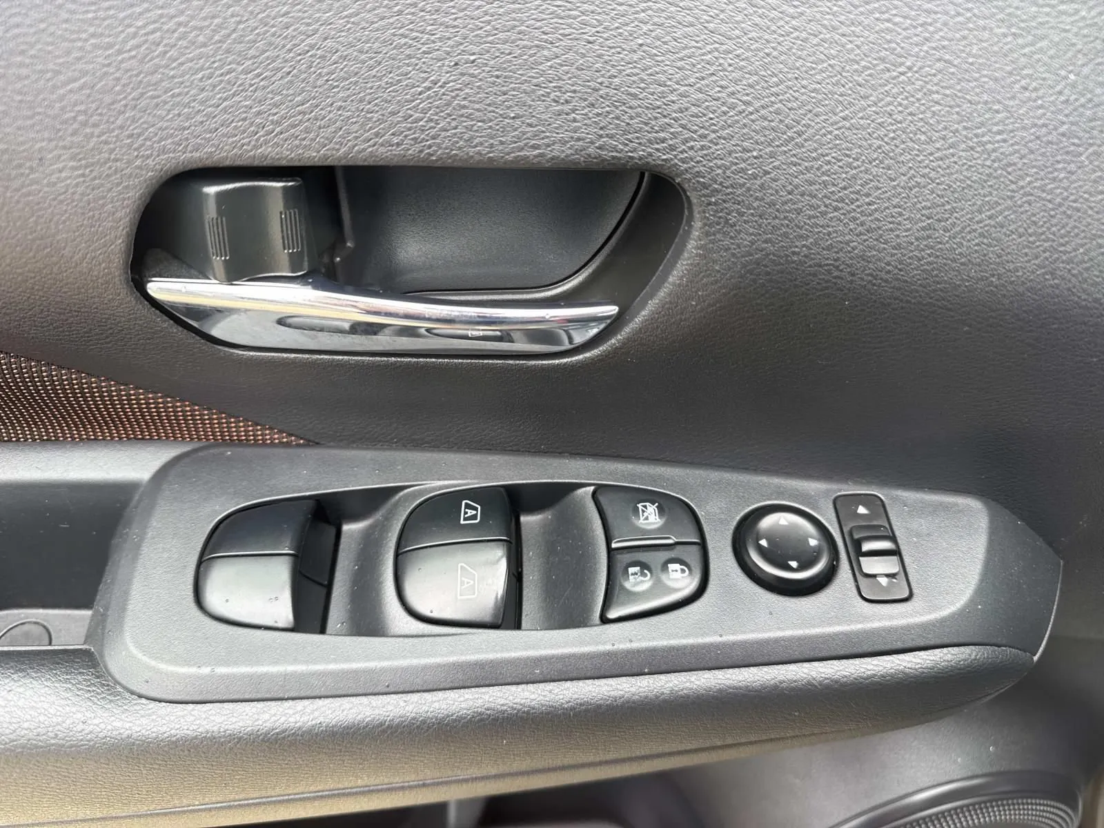 2024 Nissan Kicks SR - Photo 19