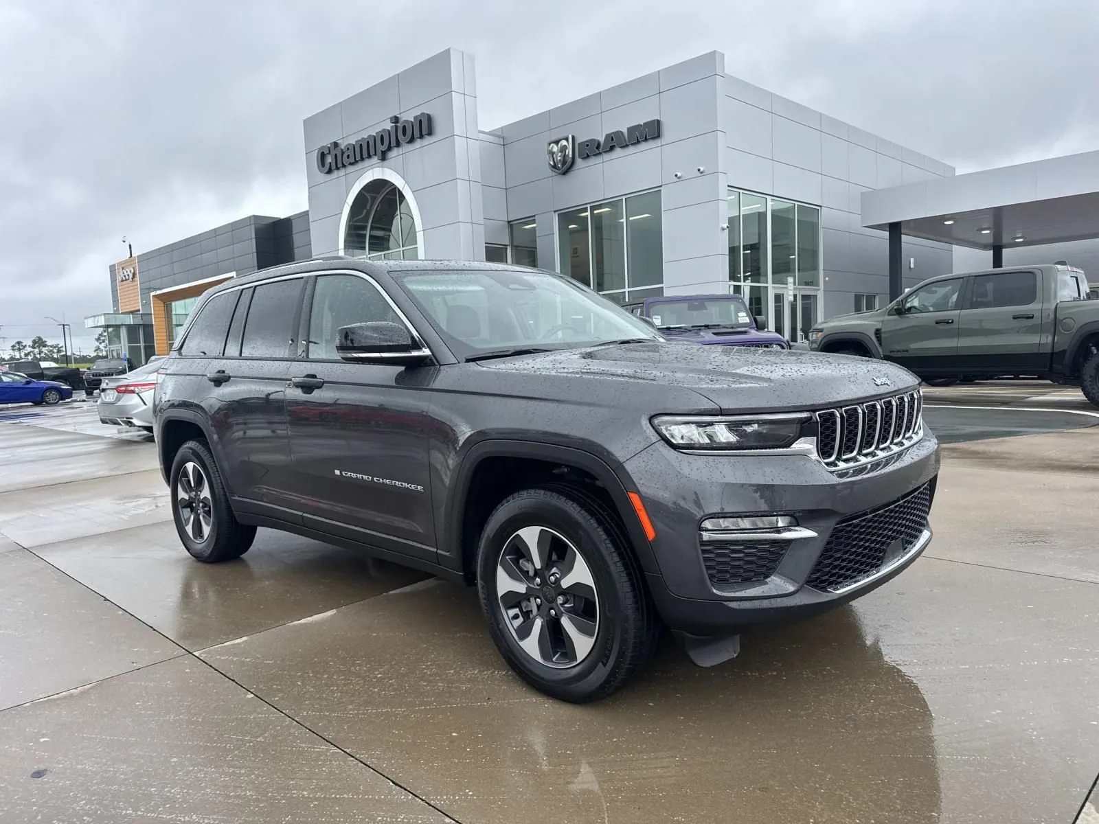 Gray 2022 Jeep Grand Cherokee 4xe for sale in Gulfport, MS