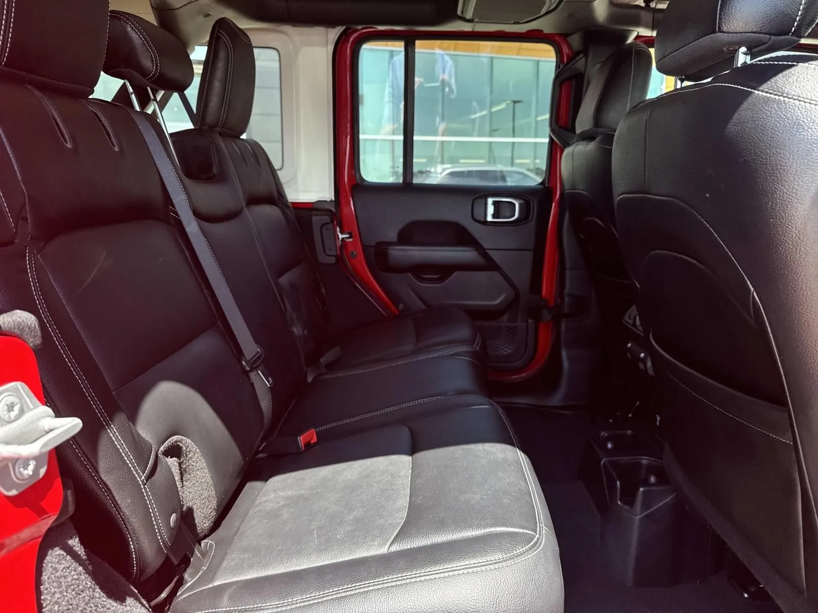 2020 Jeep Wrangler Unlimited Sahara - Photo 9