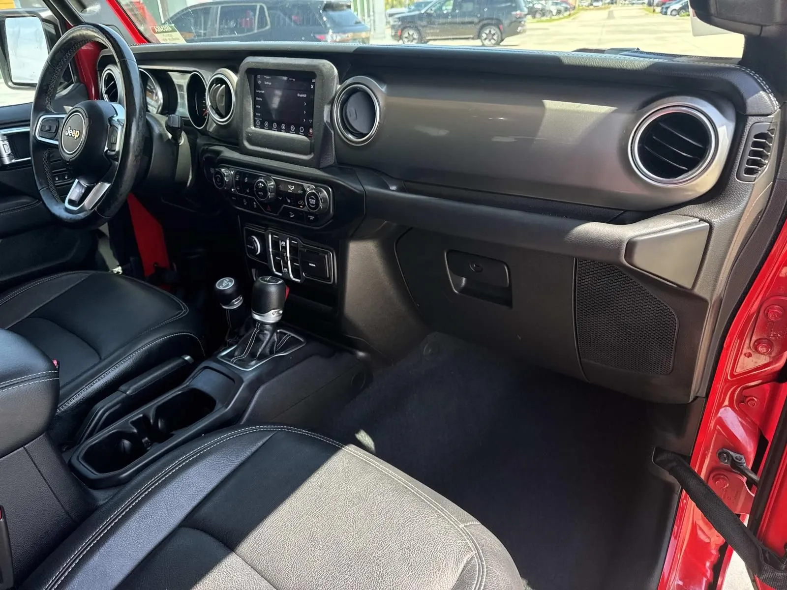 2020 Jeep Wrangler Unlimited Sahara - Photo 10