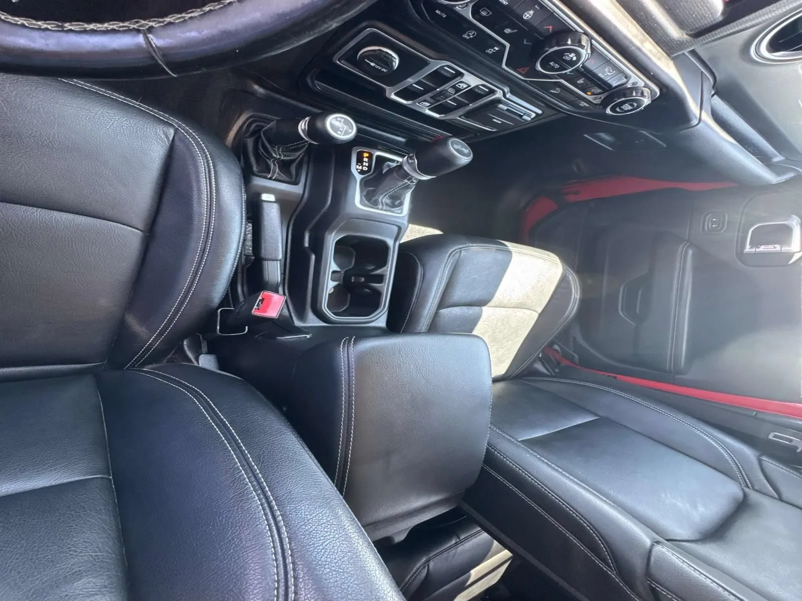 2020 Jeep Wrangler Unlimited Sahara - Photo 24