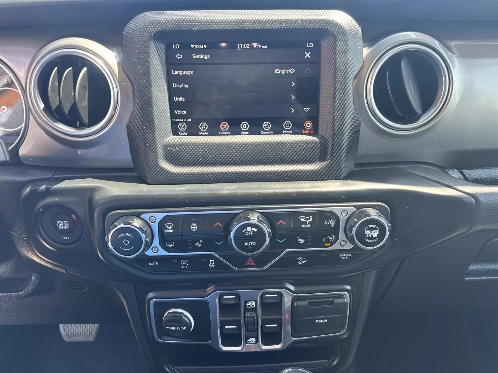 2020 Jeep Wrangler Unlimited Sahara - Photo 25