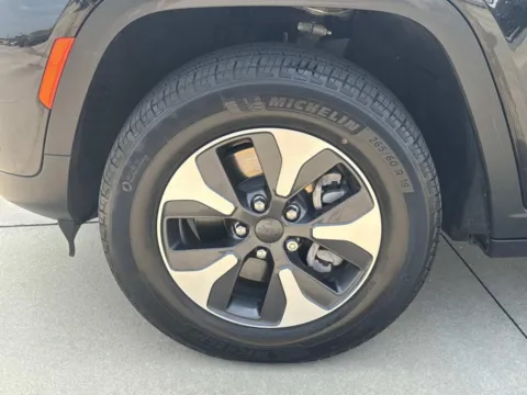 More photos of 2022 Jeep Grand Cherokee 4xe at Champion Chrysler Dodge Jeep Ram, MS