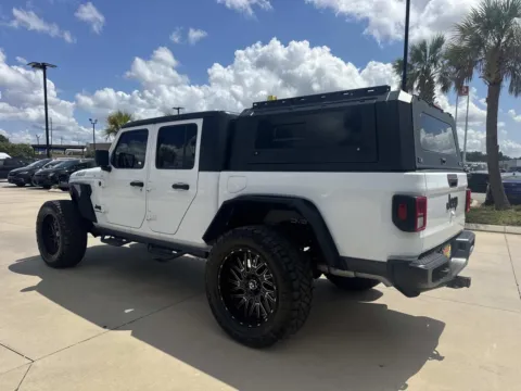 More photos of 2022 Jeep Gladiator Willys at Champion Chrysler Dodge Jeep Ram, MS