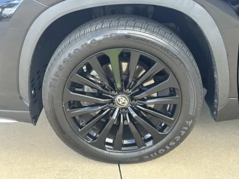 More photos of 2023 Toyota Highlander XSE at Champion Chrysler Dodge Jeep Ram, MS
