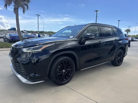 Another view of 2023 Toyota Highlander XSE for sale in Gulfport, MS at Champion Chrysler Dodge Jeep Ram