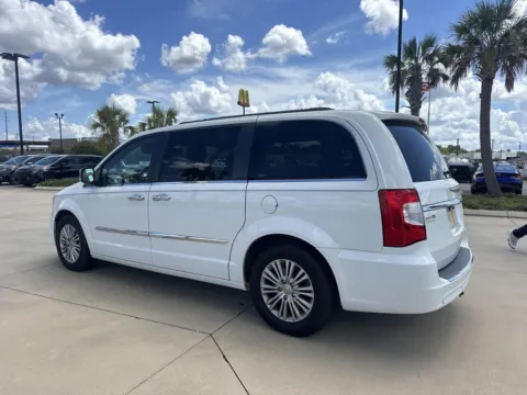 More photos of 2016 Chrysler Town & Country Touring-L at Champion Chrysler Dodge Jeep Ram, MS
