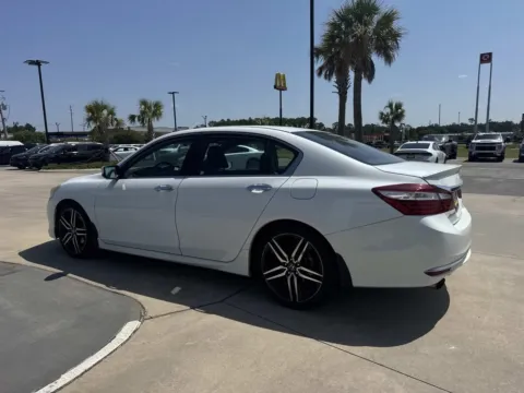 More photos of 2017 Honda Accord Sedan Sport SE at Champion Chrysler Dodge Jeep Ram, MS