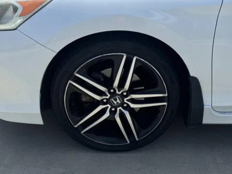 More photos of 2017 Honda Accord Sedan Sport SE at Champion Chrysler Dodge Jeep Ram, MS