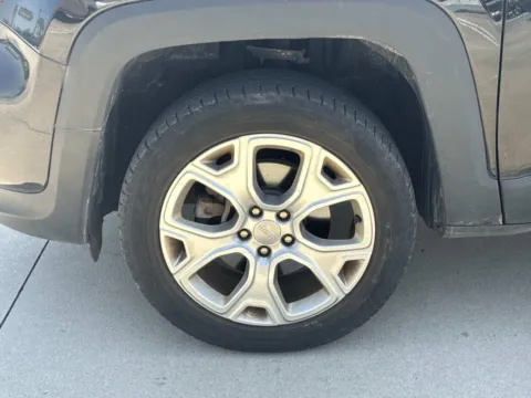 More photos of 2020 Jeep Renegade Limited at Champion Chrysler Dodge Jeep Ram, MS