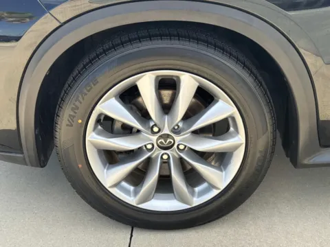 More photos of 2020 INFINITI QX50 LUXE at Champion Chrysler Dodge Jeep Ram, MS