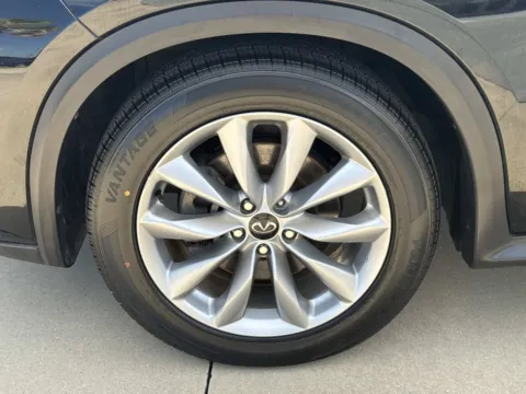 More photos of 2020 INFINITI QX50 LUXE at Champion Chrysler Dodge Jeep Ram, MS