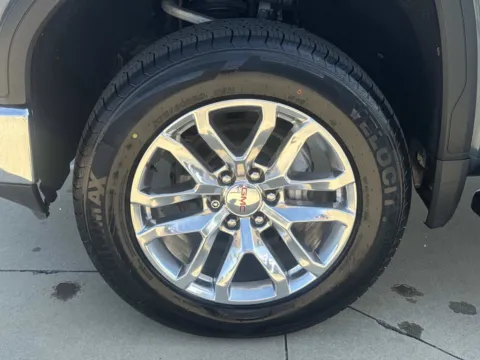 More photos of 2019 GMC Sierra 1500 SLT at Champion Chrysler Dodge Jeep Ram, MS