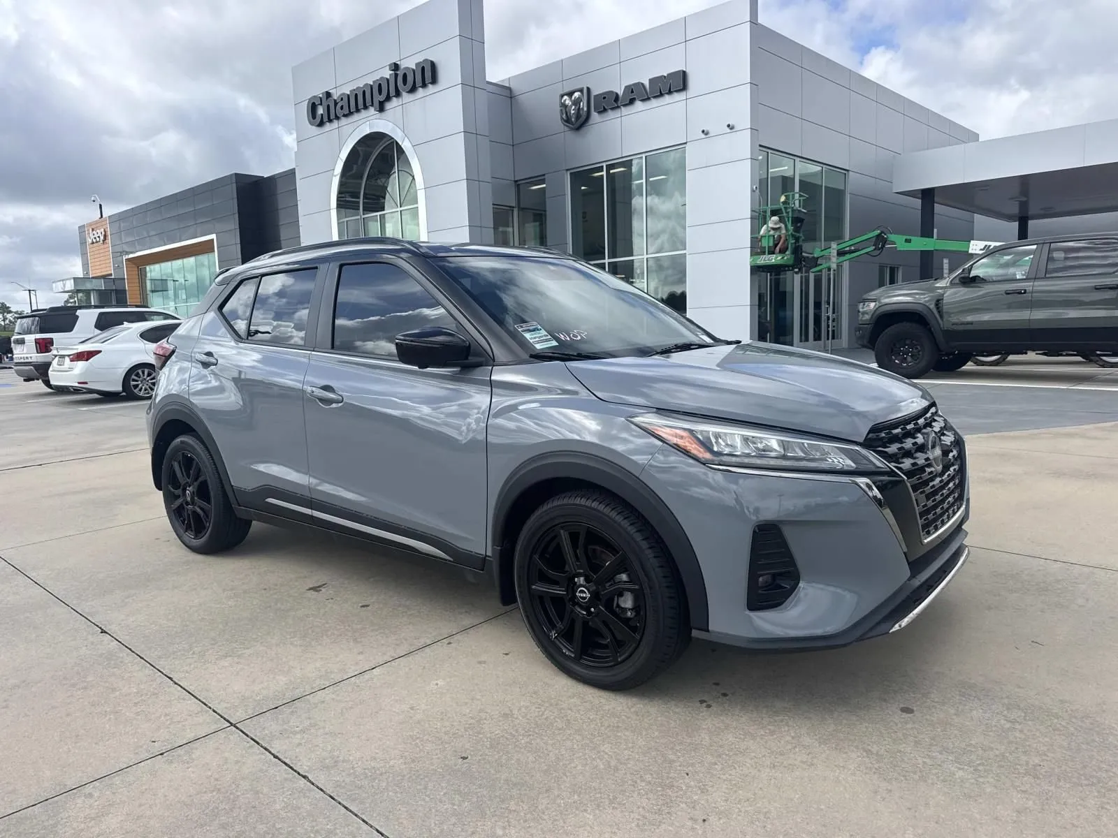 Gray 2024 Nissan Kicks SR for sale in Gulfport, MS