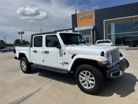 White 2023 Jeep Gladiator Sport S for sale in Gulfport, MS