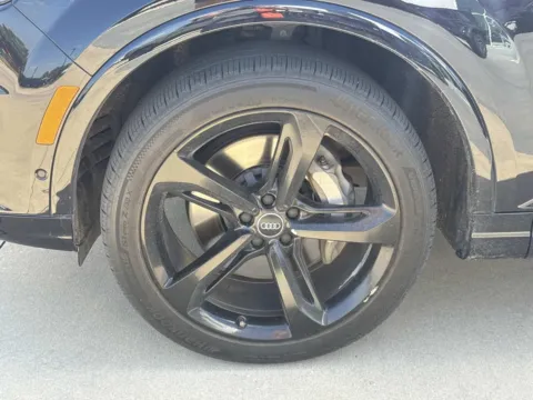 More photos of 2019 Audi Q7 Prestige at Champion Chrysler Dodge Jeep Ram, MS