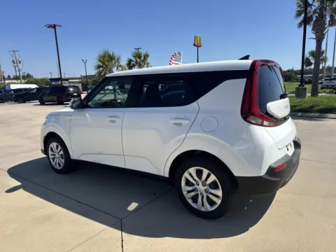 More photos of 2022 Kia Soul LX at Champion Chrysler Dodge Jeep Ram, MS
